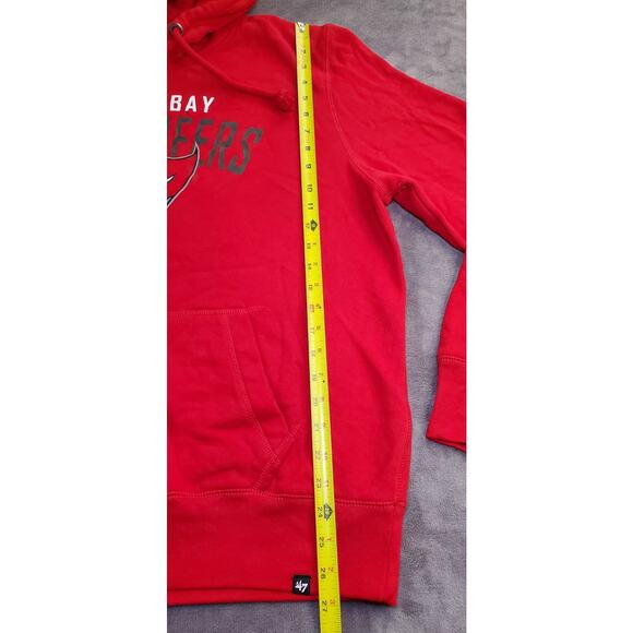 '47Tampa Bay Buccaneers Sz L Mens Red NFL Football Logo Sweatshirt Hoodie C14-25 - Picture 2 of 8